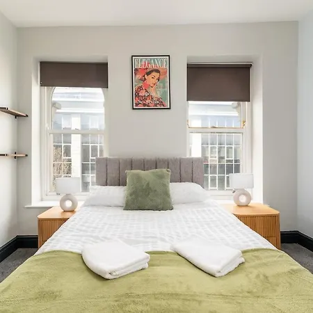 דירה New 2br | Hg1 | By Bettys | Opposite Train Station *