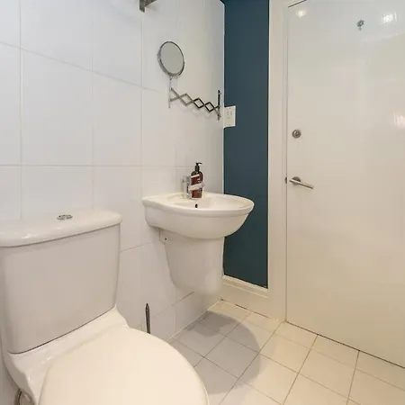 New 2br | Hg1 | By Bettys | Opposite Train Station הרוגייט