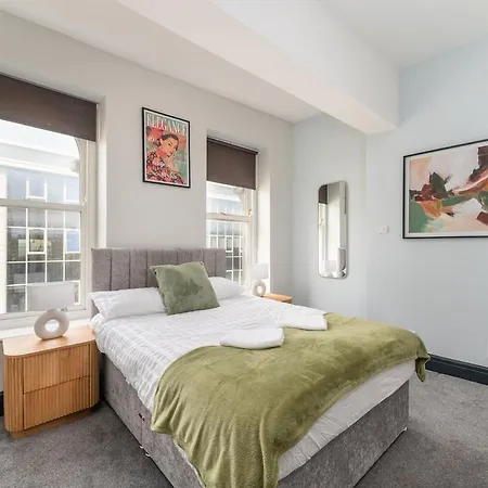 New 2br | Hg1 | By Bettys | Opposite Train Station דירה